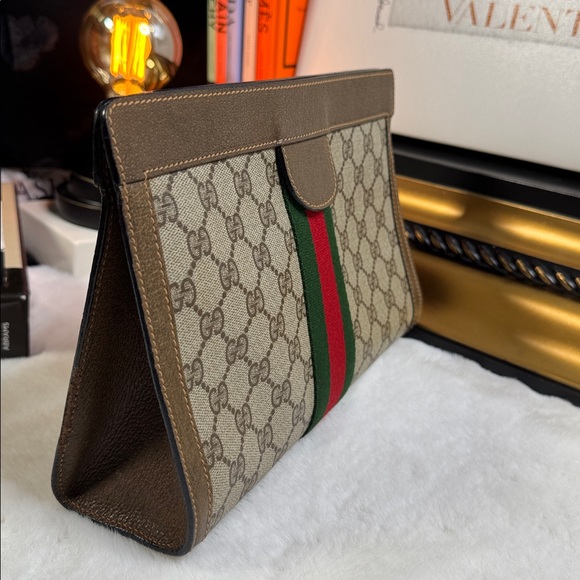 Vintage Gucci leather clutch bag. - Picture 13 of 13